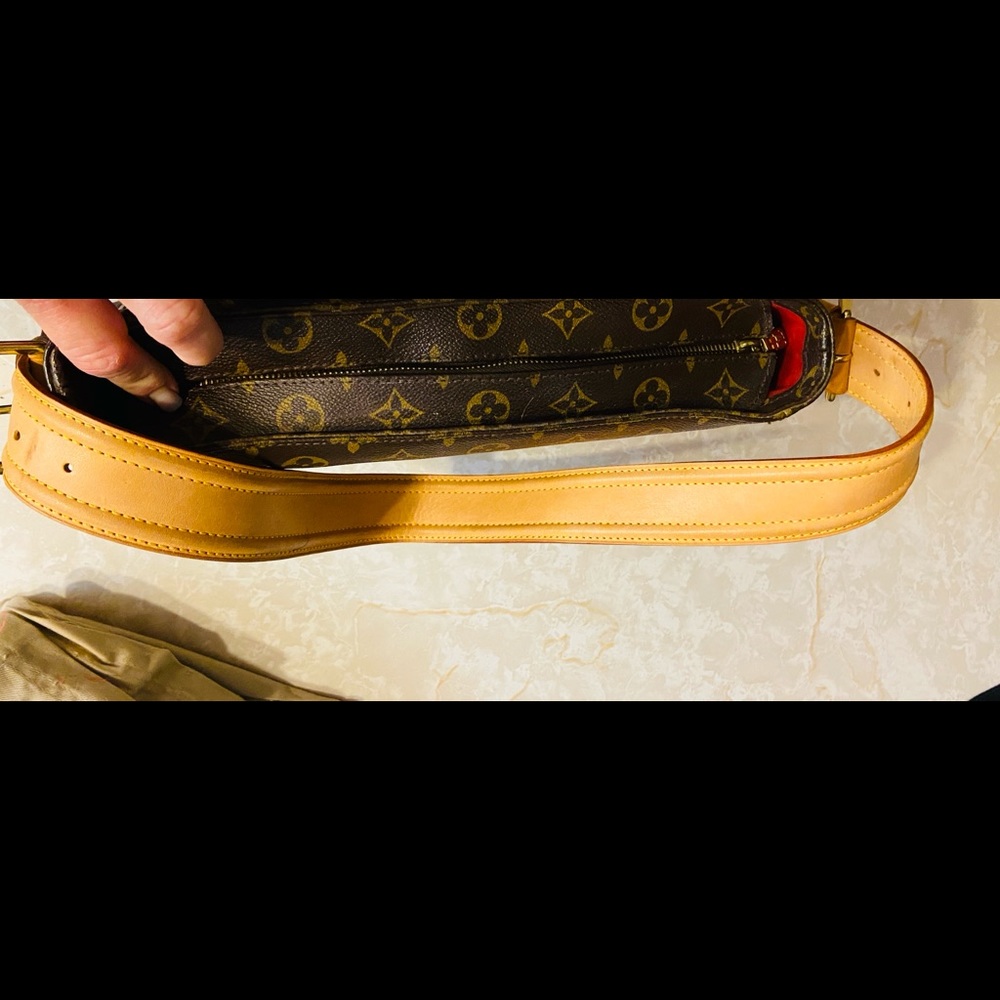 Authentic Louis Vuitton shoulder bag💯 - Picture 4 of 9